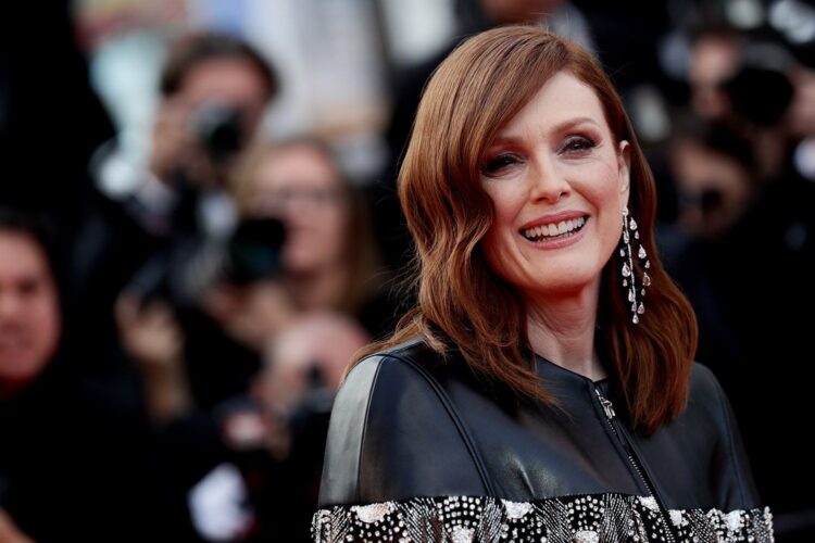 Julianne Moore, she is particularly known for her portrayals of emotionally troubled women in both independent and blockbuster films, and has received many accolades,