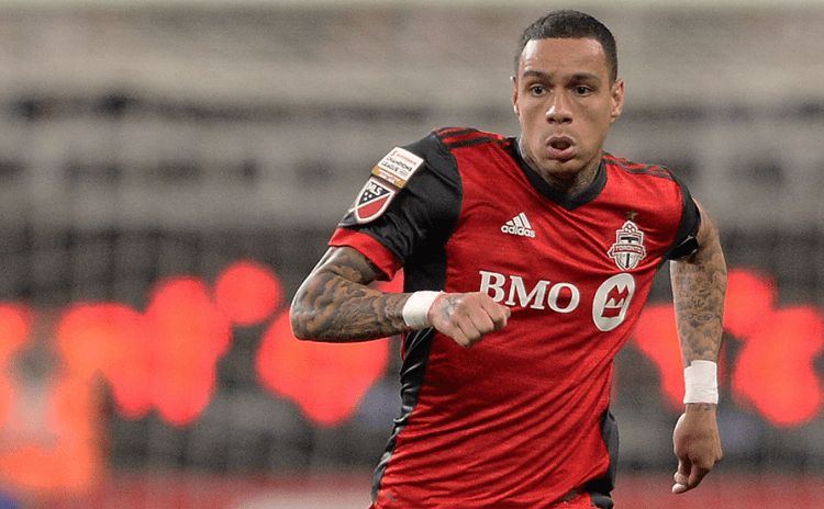 Gregory Van Der Wiel, a Dutch former footballer who played as a right-back.