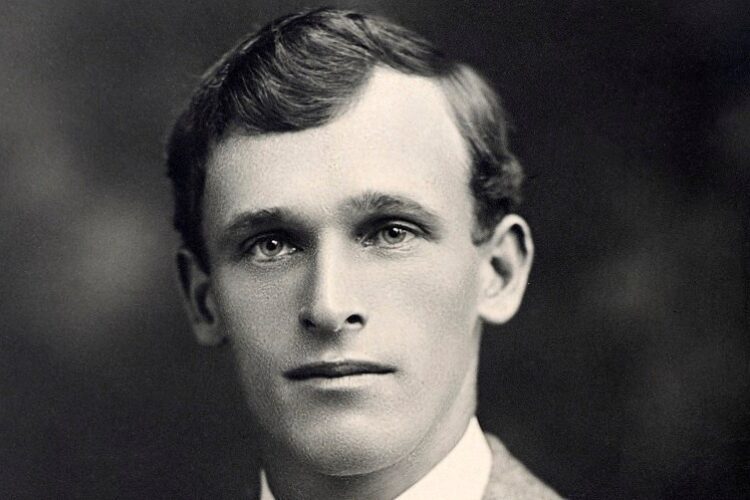 Clarrie-Grimmet, Clarence Victor Grimmett was a New Zealand-born Australian cricketer. He is thought by many to be one of the finest early spin bowlers.