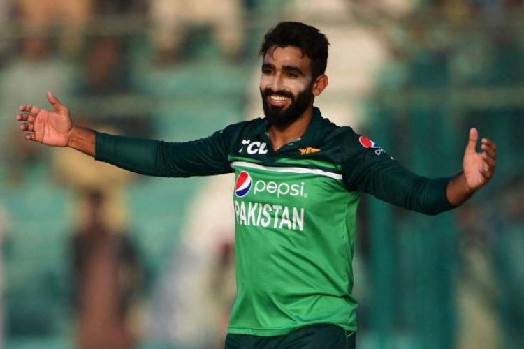 #pakistanicricketteamplayer #usamamir #cricketerusama #karachikings # psl #listamatches #t20matches # righthandedbatsman #rightarmlegsinbowler